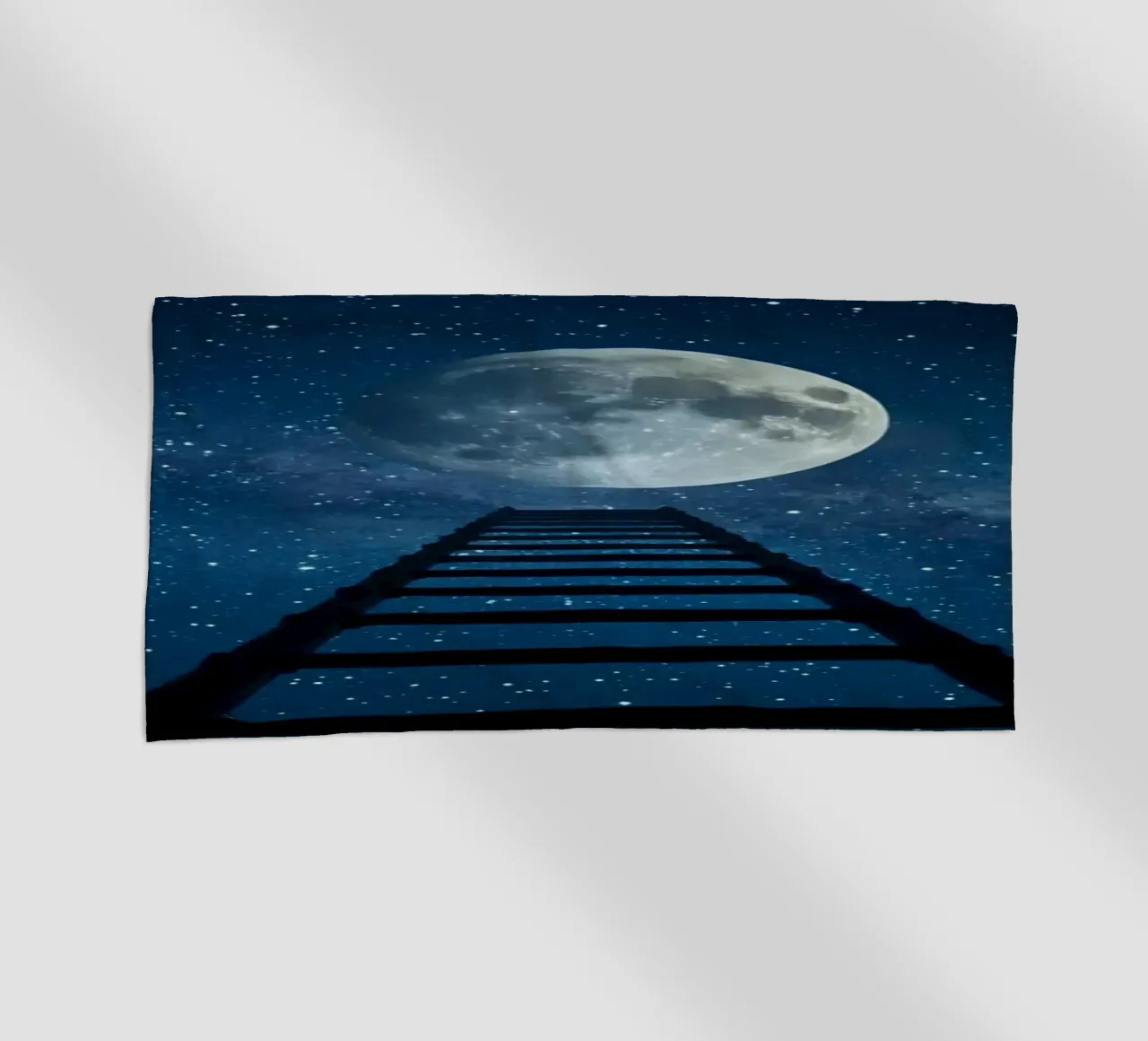 Scala per la luna nel cielo stellato telo mare da DesignDoodle