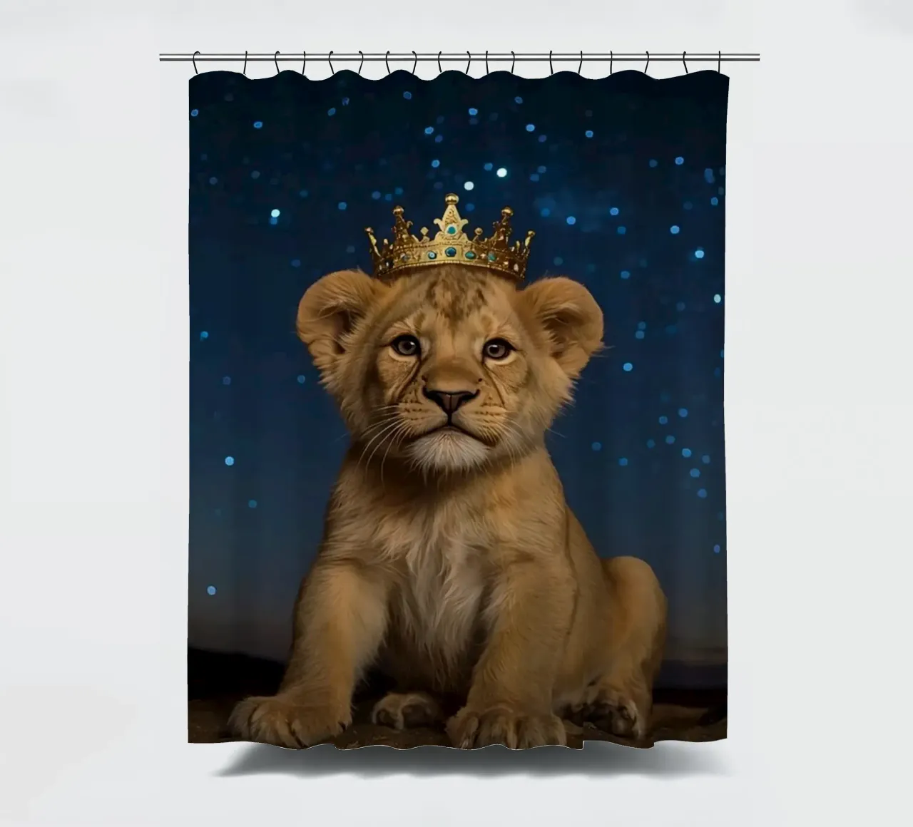 Leeuwenwelp draagt kroon 's nachts douchegordijn van DesignDoodle
