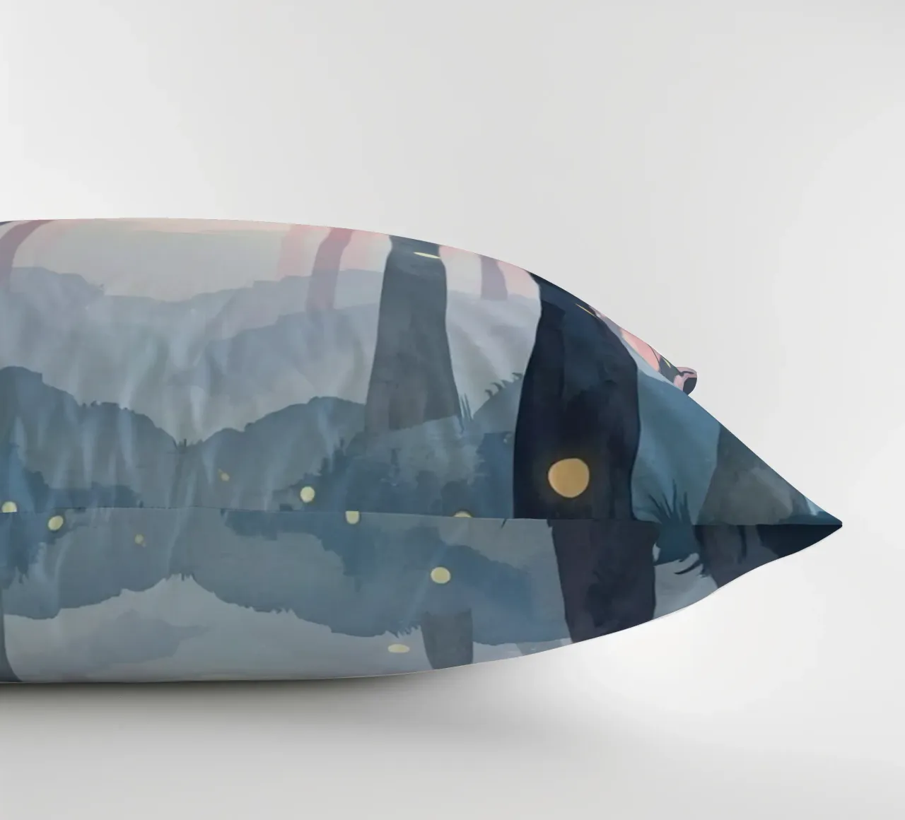 Foresta nebbiosa con sfere luminose cuscino da DesignDoodle