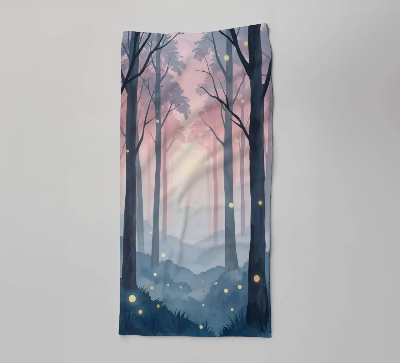 Foresta nebbiosa con sfere luminose asciugamano da bagno da DesignDoodle