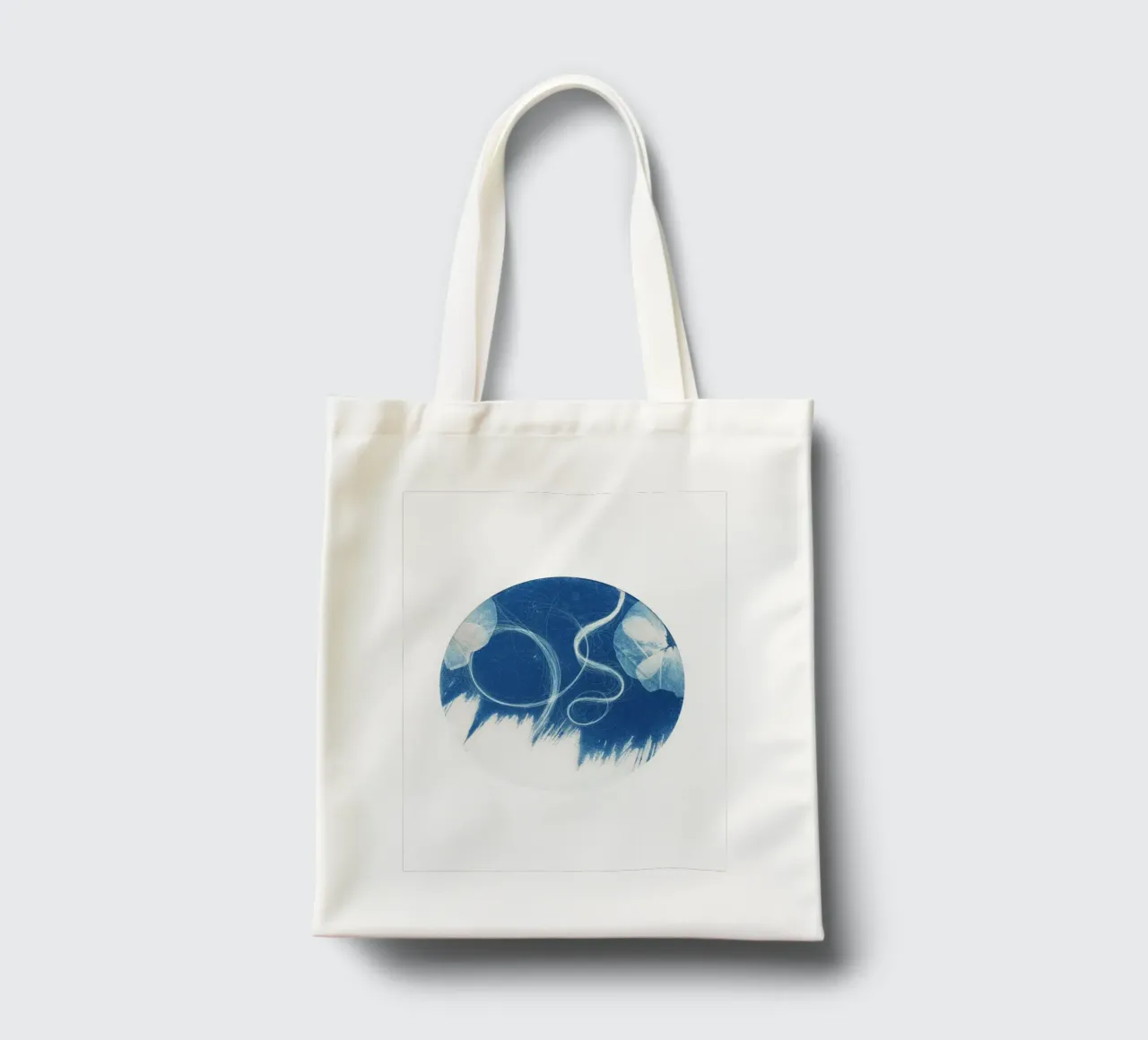 Cyanotype#1 borsa in juta da Inge Hauser Illustration
