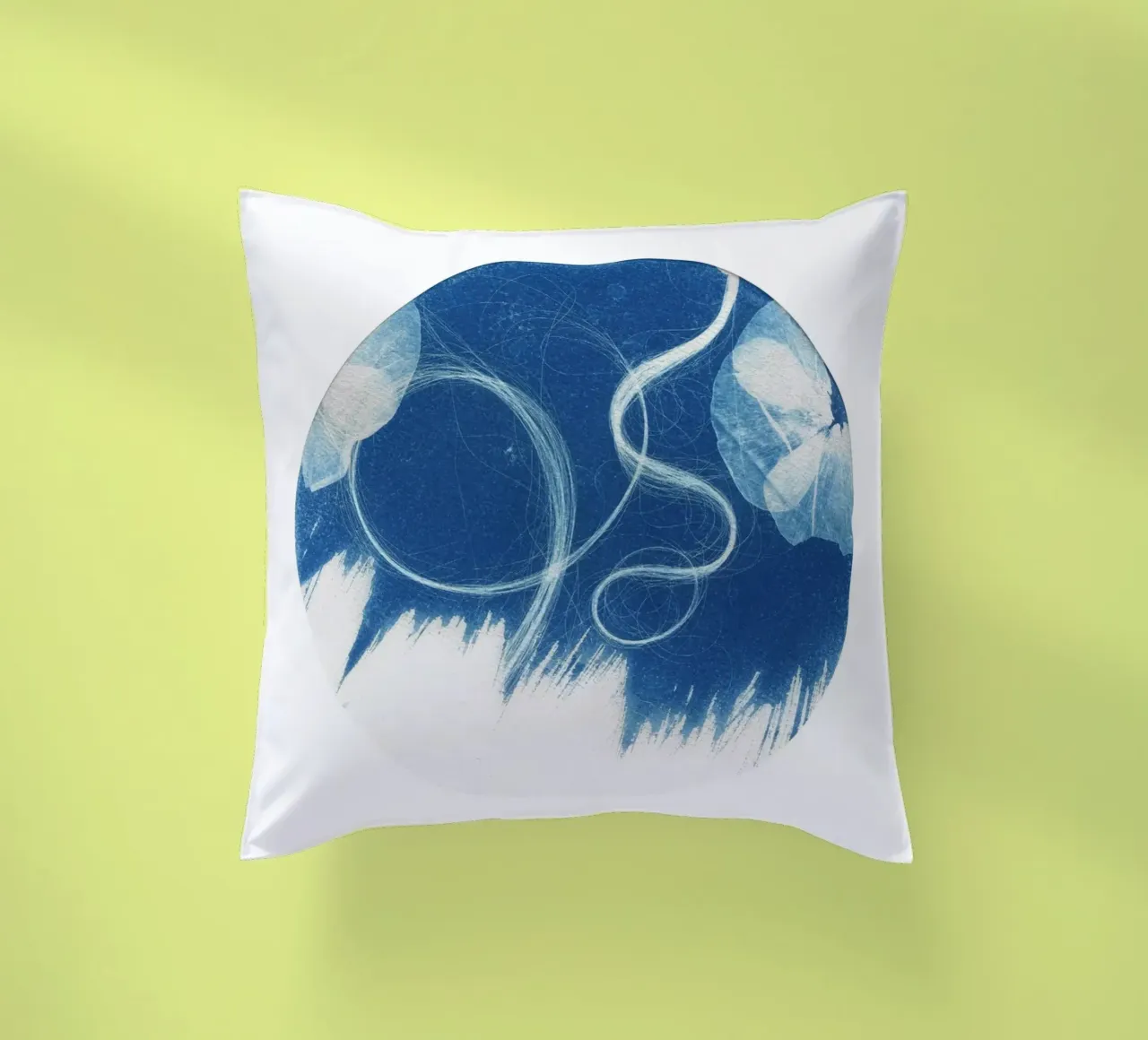 Cyanotype#1 cuscino da Inge Hauser Illustration