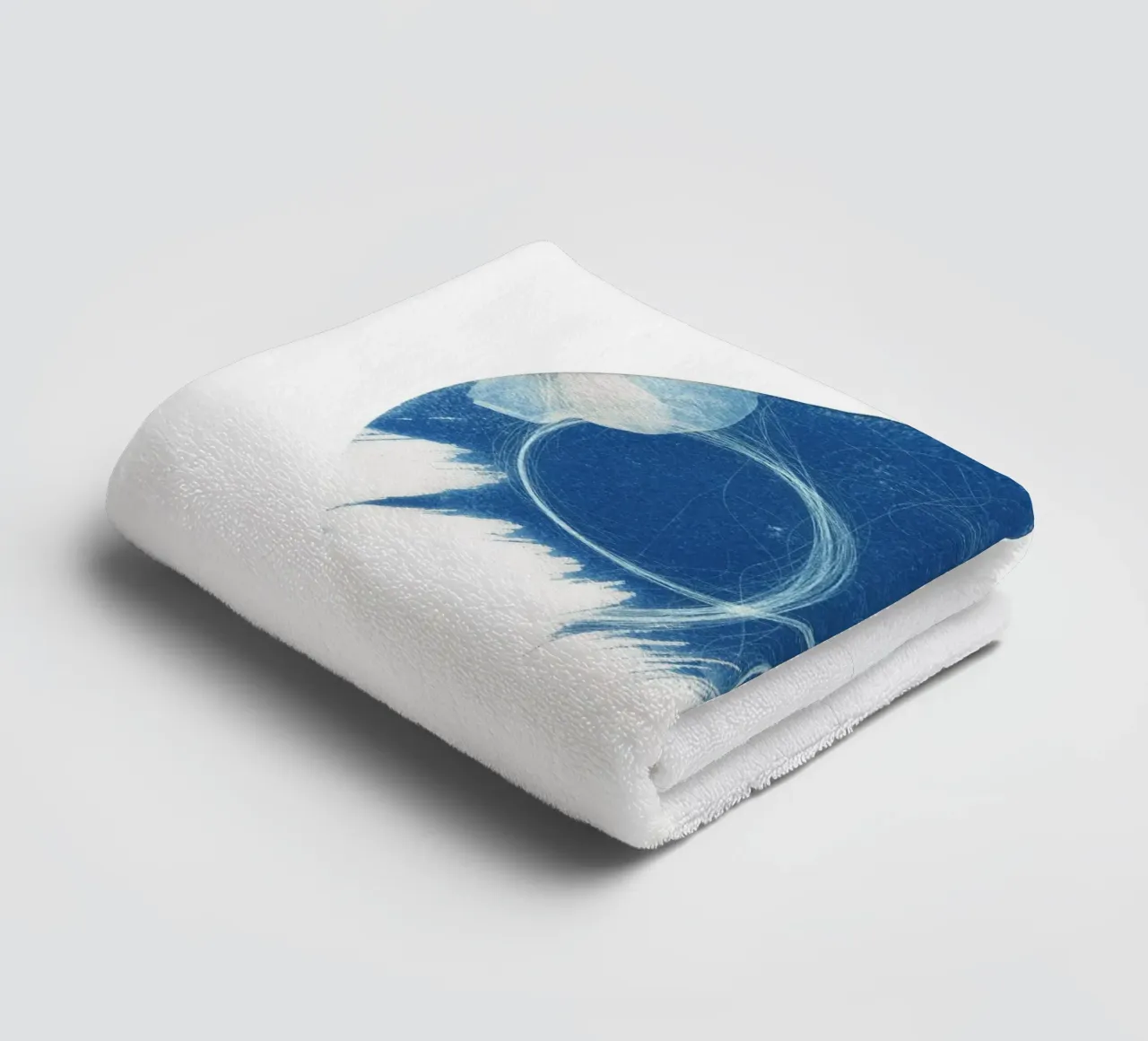 Cyanotype#1 asciugamano da bagno da Inge Hauser Illustration