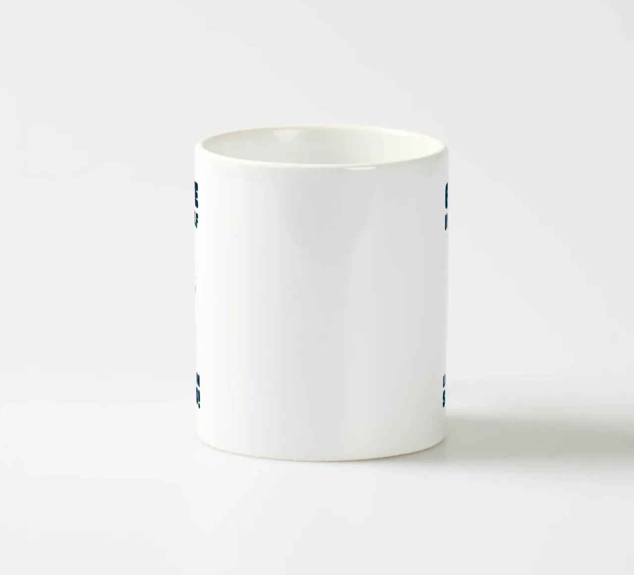 Retro stripfiguur Geloof in strooigoed Blauw Wit keramische mok van Studio Frances M
