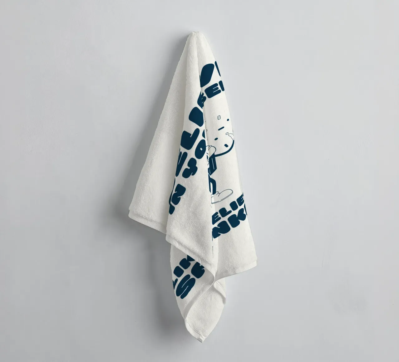 Retro stripfiguur Geloof in strooigoed Blauw Wit badhanddoek van Studio Frances M