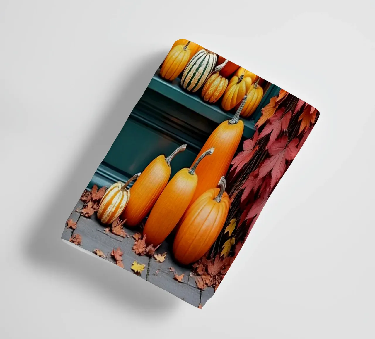 Vetrina con zucche_1 asciugamano da bagno da Fantasie & Mystikwelten by LK