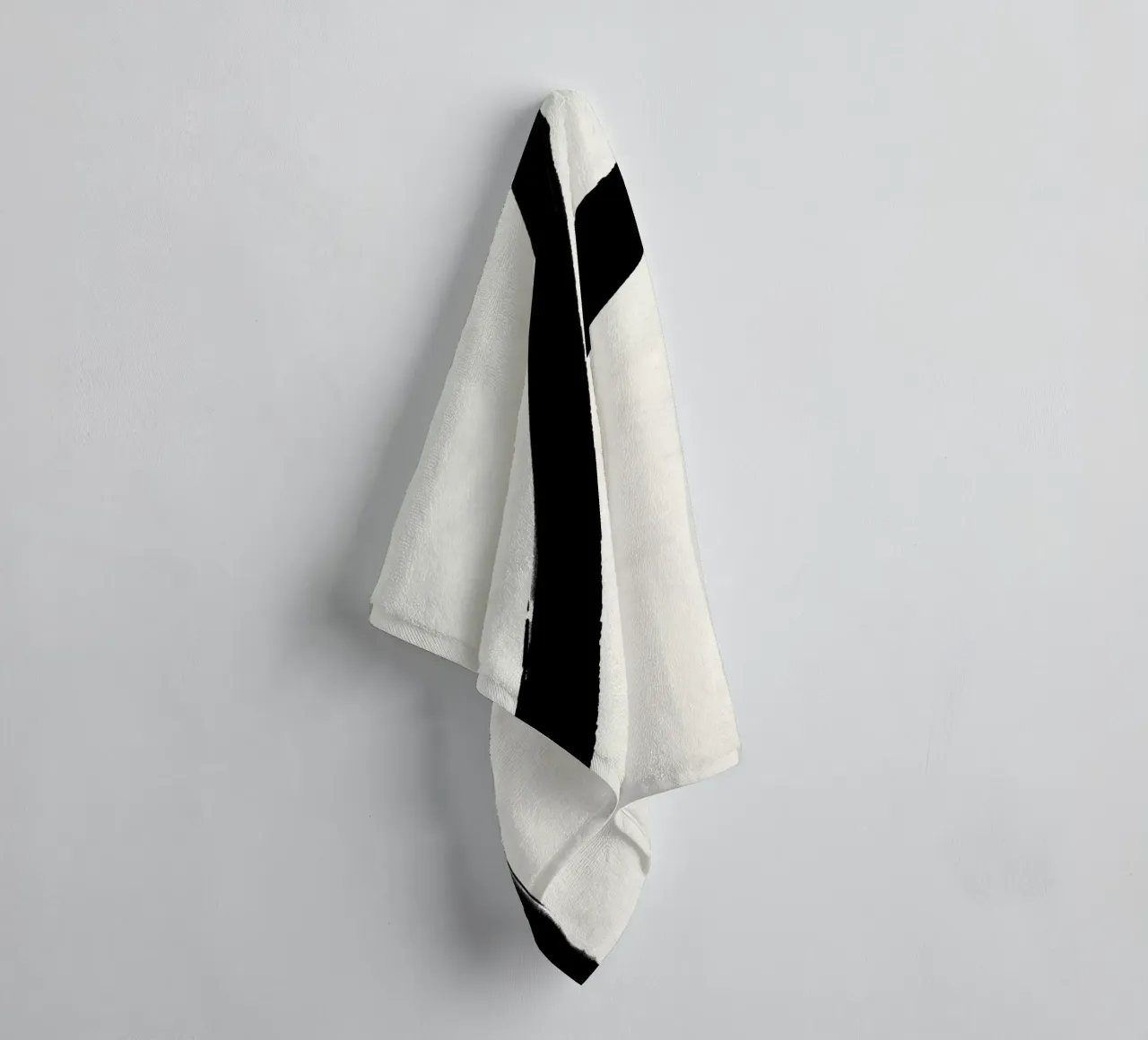 Black Strokes No 10 asciugamano da bagno da treechild