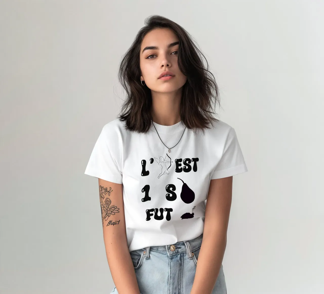 L'amore è una speranza inutile t-shirt da RÉBUS REBUS