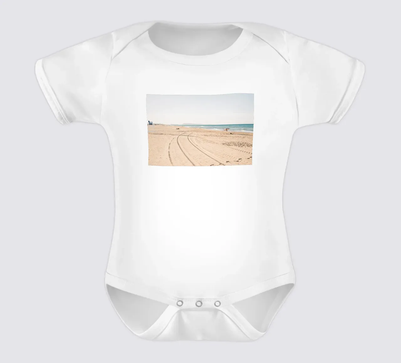 Spiaggia tranquilla in Spagna | Sabbia fine | Colori chiari body neonato maniche corte da Bold and Retro