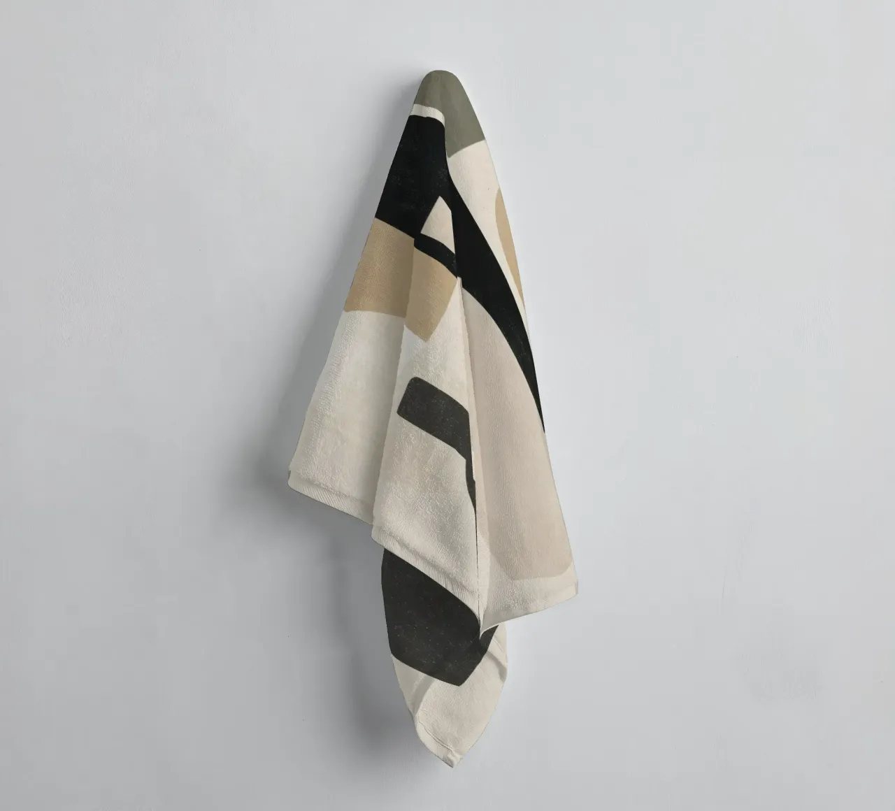 Bodegón boho - Formas abstractas en tonos neutros toalla de baño de Aralyn