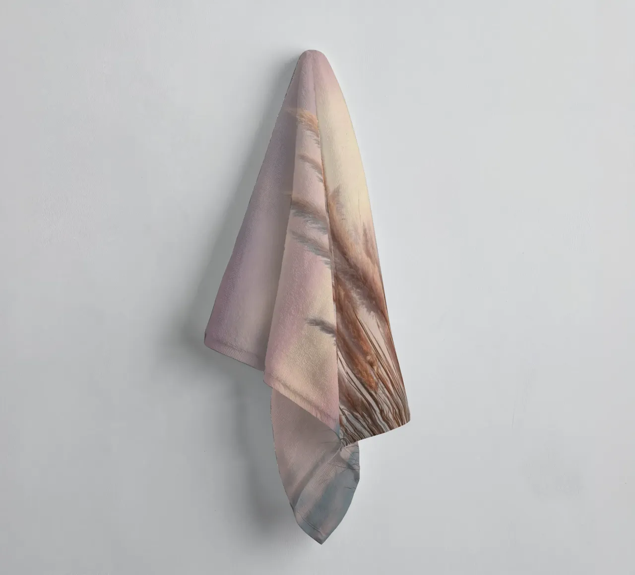 Pasteldromen op het strand badhanddoek van Melanie Viola