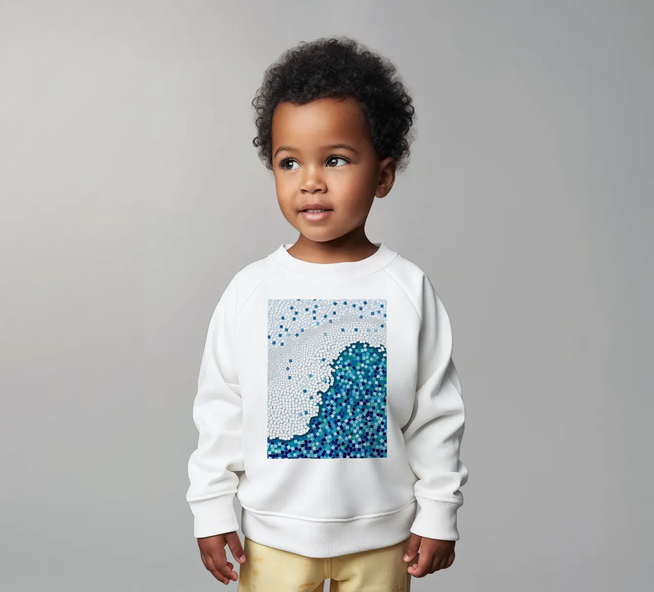 Marea tranquilla: un'onda serena in mosaico blu e bianco felpa neonato da Artistic-shop