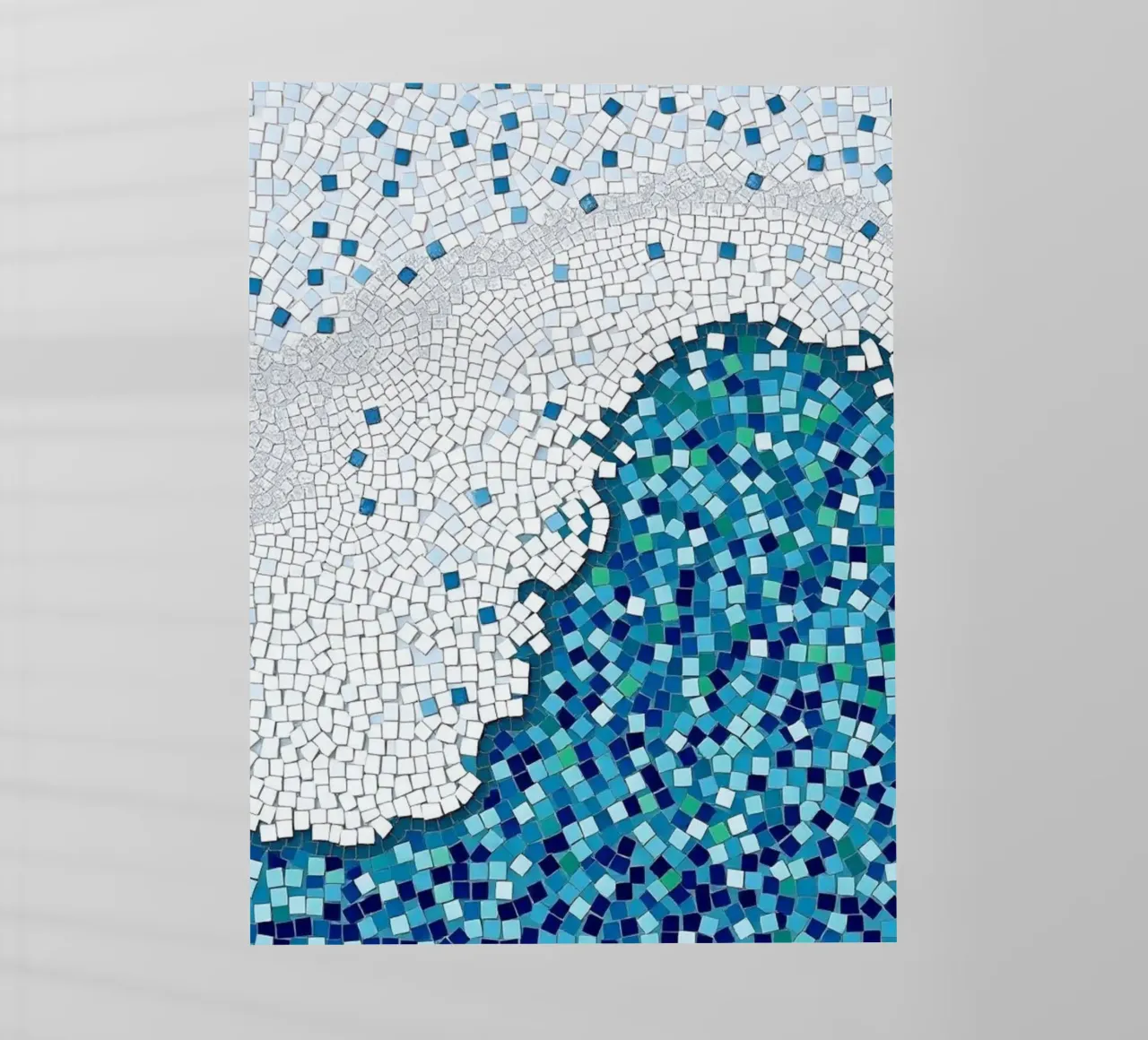 Marea tranquilla: un'onda serena in mosaico blu e bianco pellicola backlit da Artistic-shop