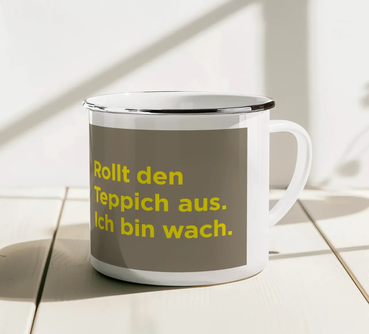 Rollt den Teppich aus … tazza in smalto da Art Fart