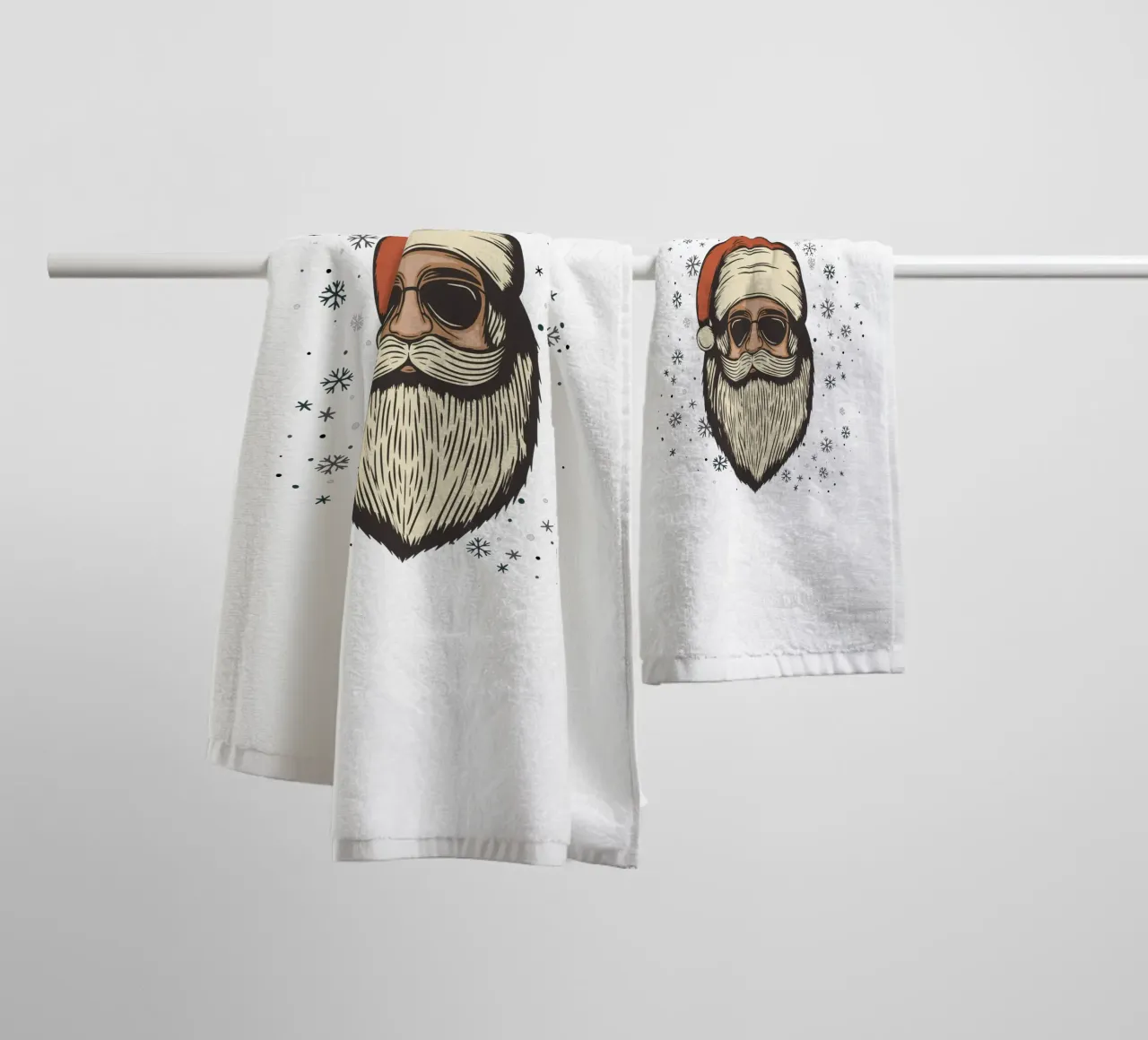 Babbo Natale con occhiali da sole asciugamano da bagno da ArtDesign by KBK