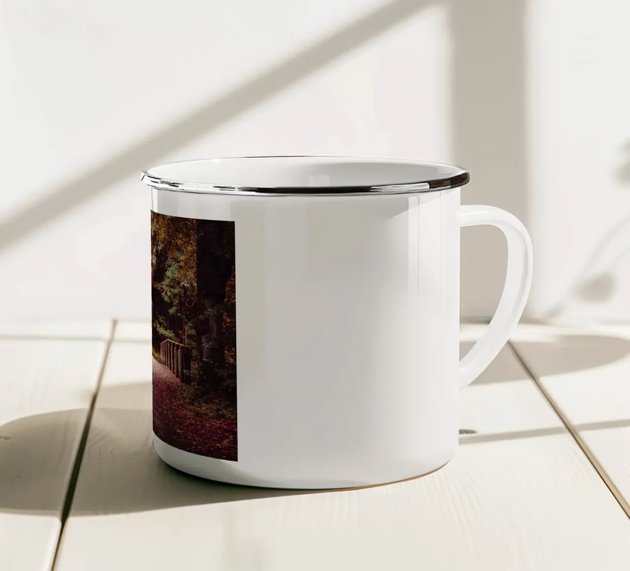 Pont solitaire en automne | Feuilles d'automne | Forêt & arbres mug en émail de Bold and Retro