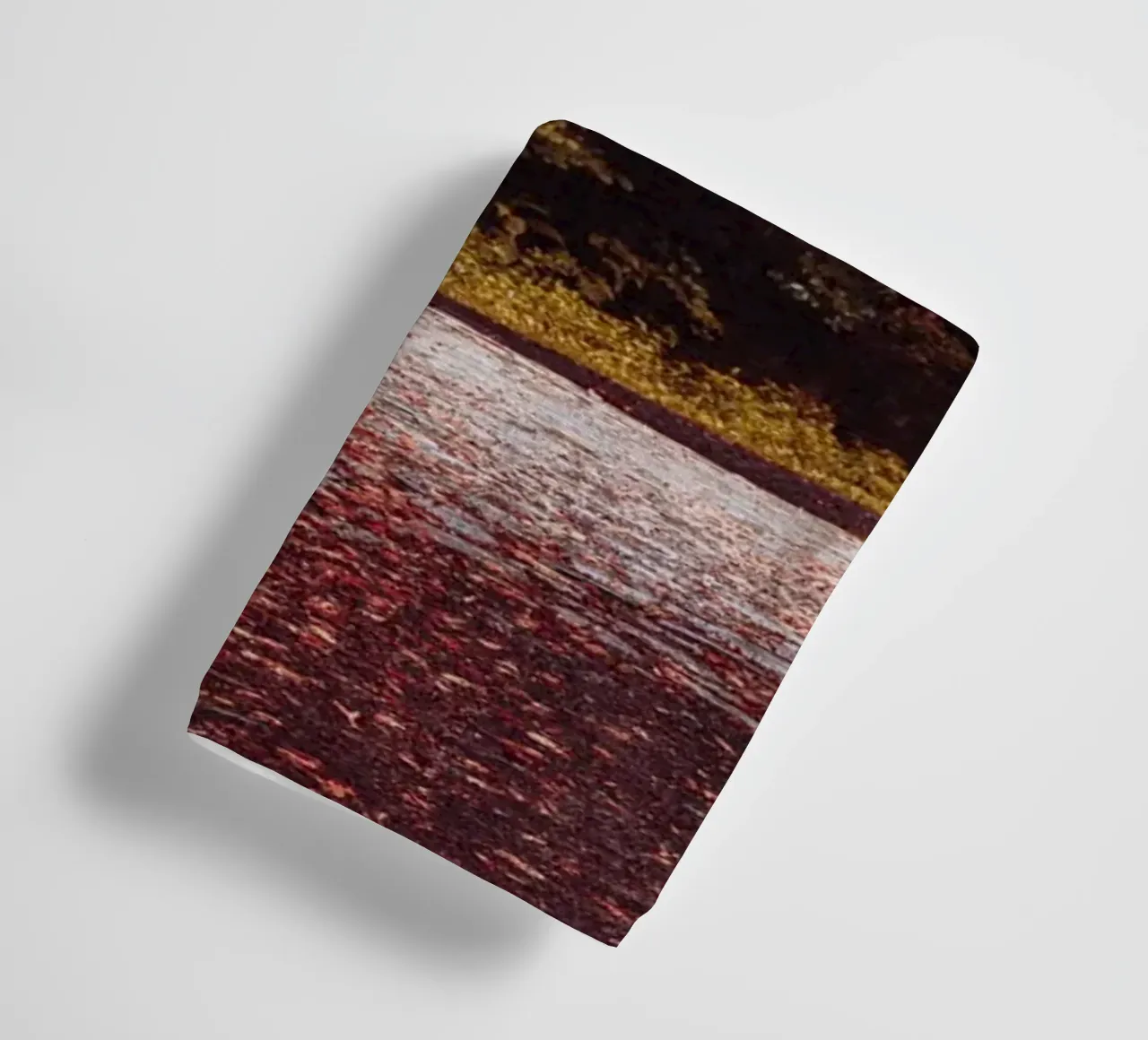 Pont solitaire en automne | Feuilles d'automne | Forêt & arbres serviette de bain de Bold and Retro