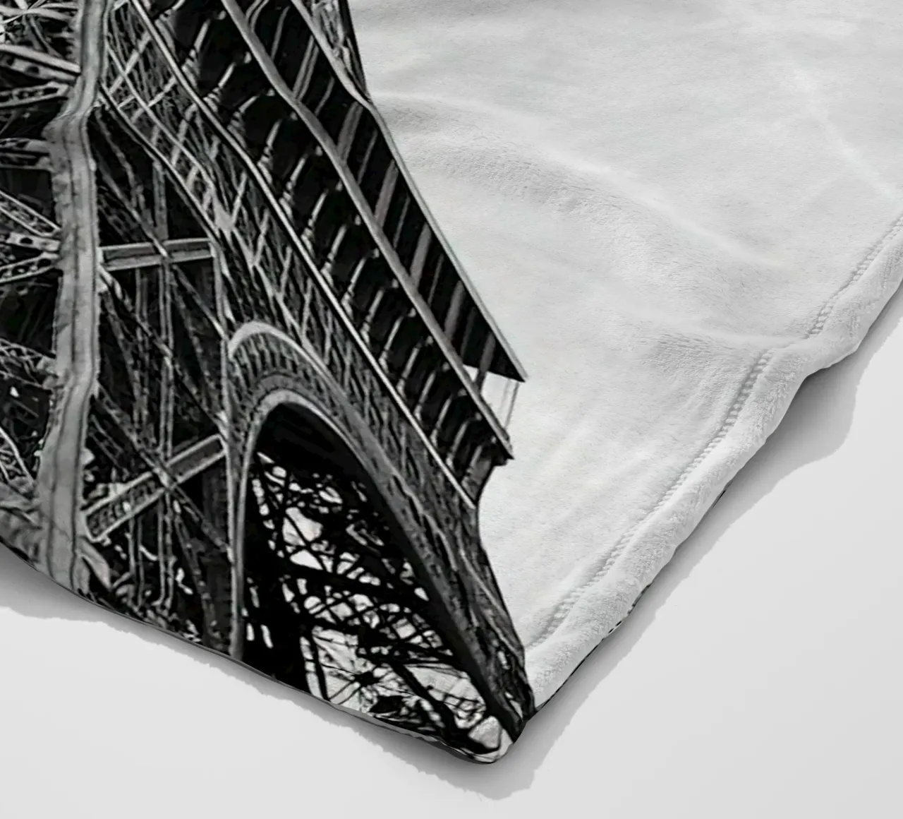 Torre Eiffel Parigi coperta in pile da Osbaldoart