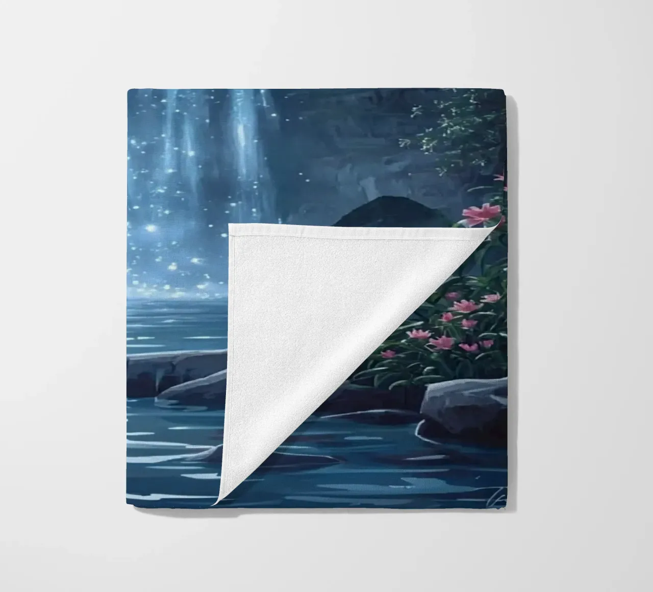 Cascata al chiaro di luna con fiori telo mare da DesignDoodle