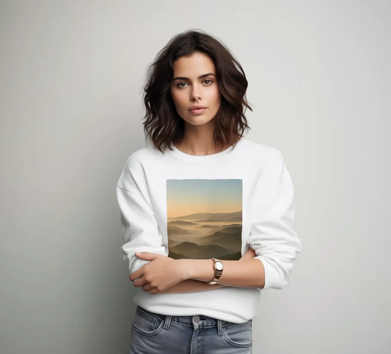 Catena montuosa con foschia all'alba felpa da DesignDoodle