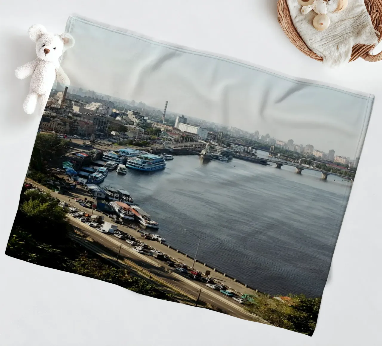 Kyiv amore mio, Ucraina coperta in pile da Simon Koy