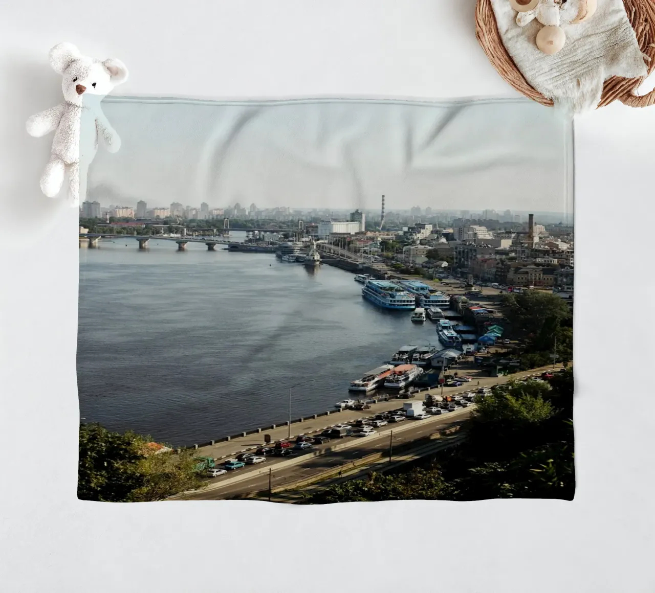 Kyiv amore mio, Ucraina coperta in pile da Simon Koy