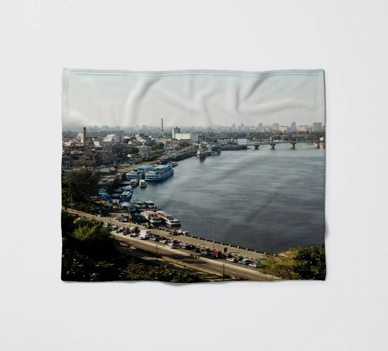 Kyiv amore mio, Ucraina coperta in pile da Simon Koy