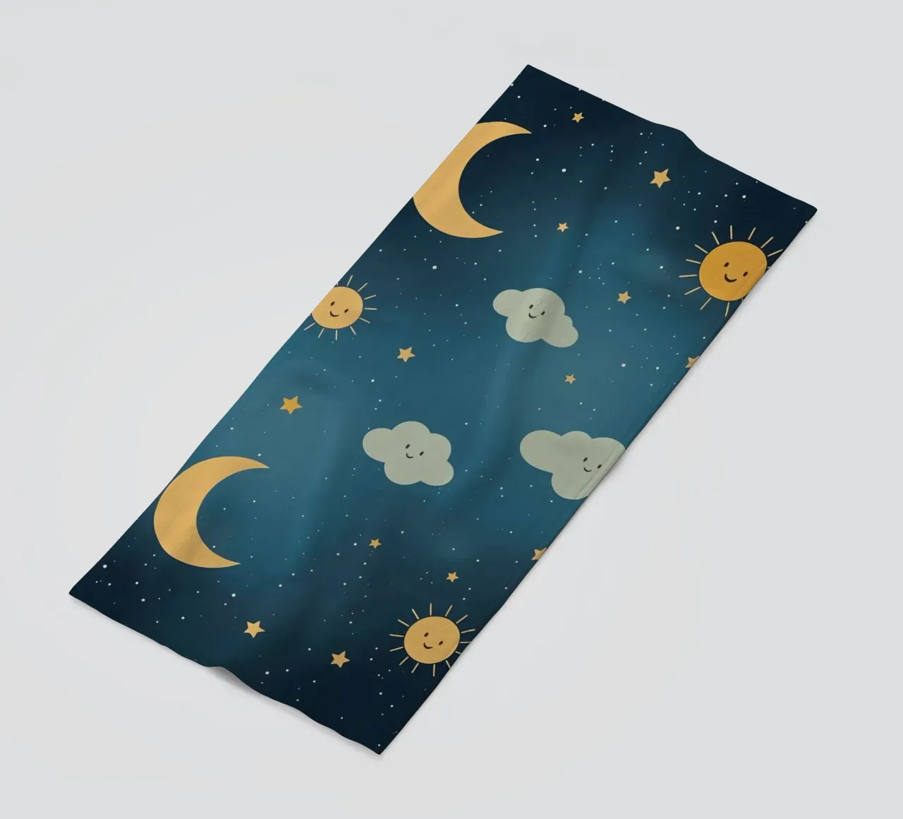 Cielo notturno con corpi celesti e nuvole telo mare da DesignDoodle