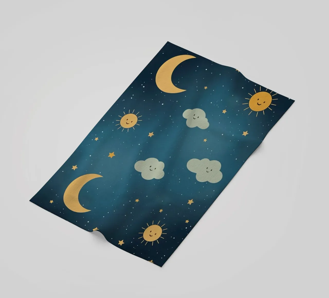 Cielo notturno con corpi celesti e nuvole telo mare da DesignDoodle