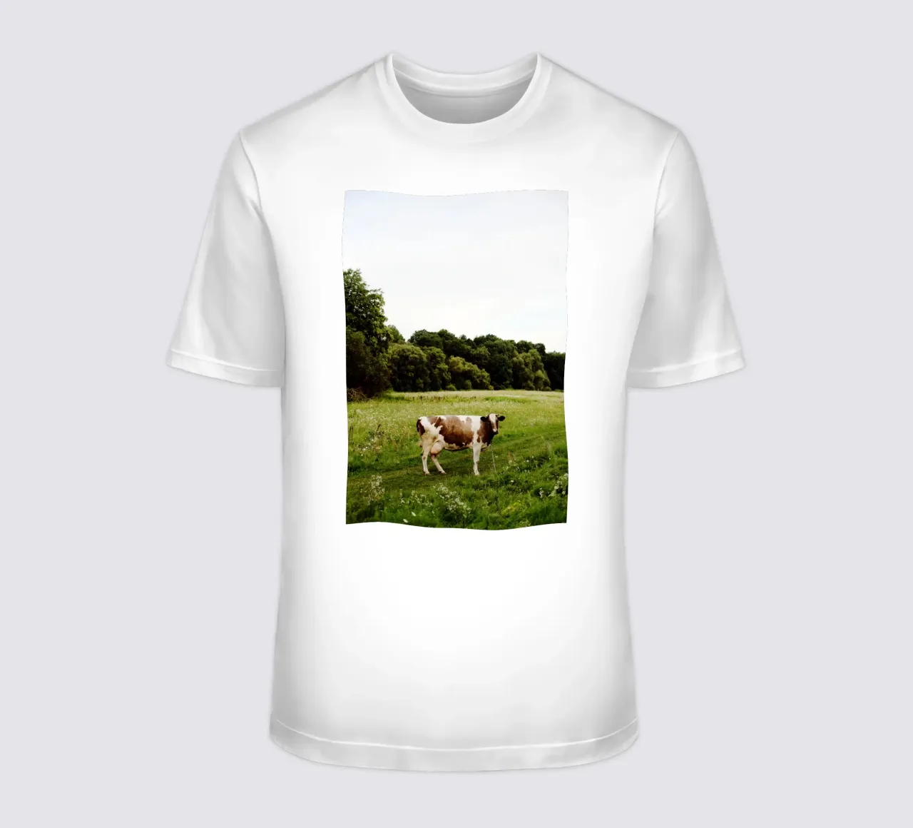 Mucca in Ucraina t-shirt da Simon Koy