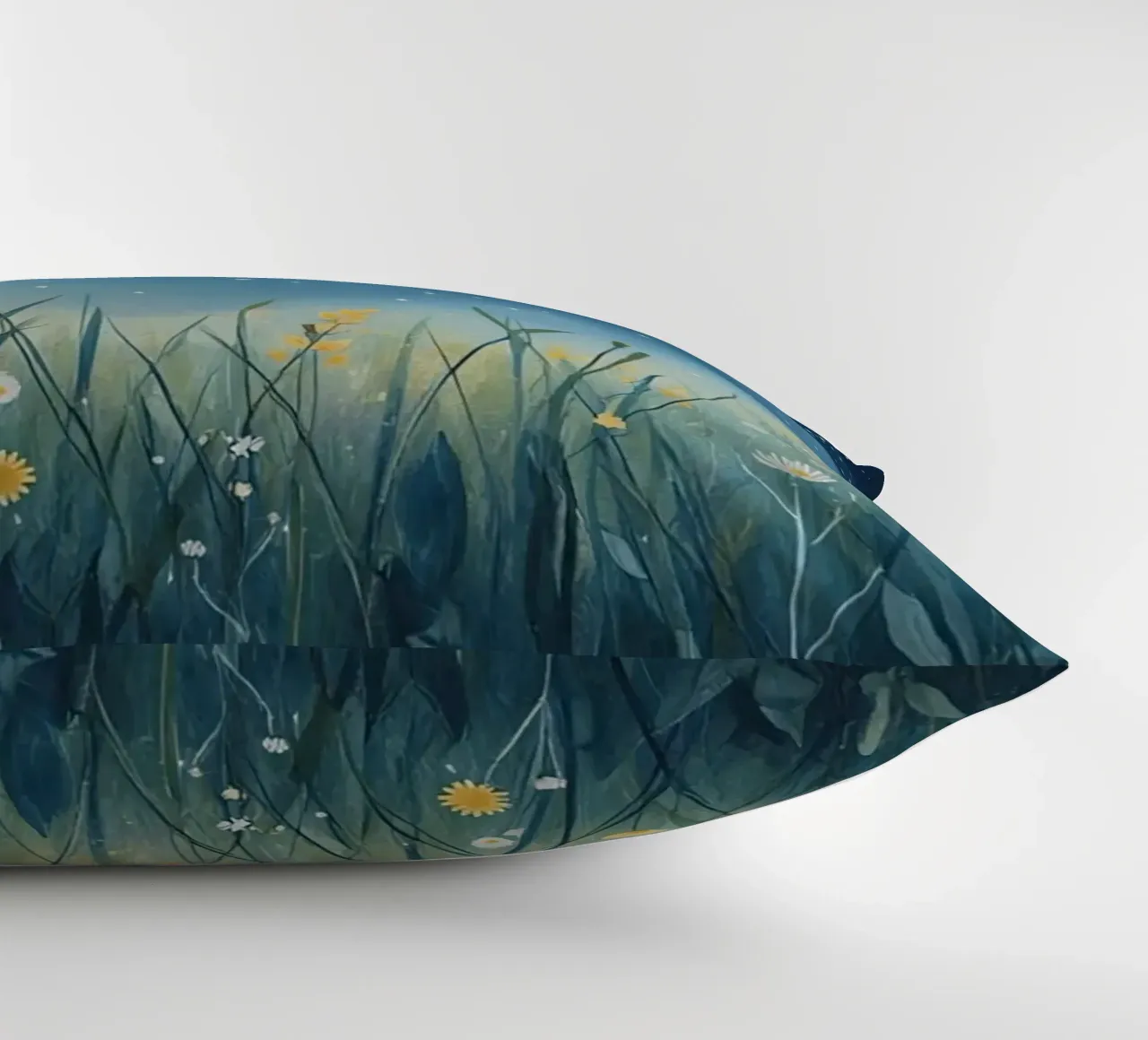 Cielo notturno con fiori selvatici cuscino da DesignDoodle