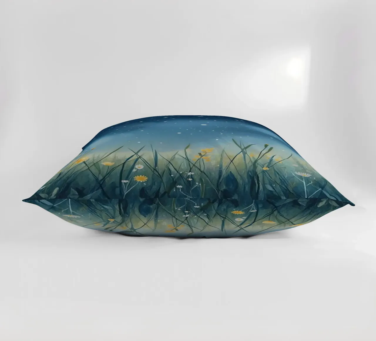 Cielo notturno con fiori selvatici cuscino da DesignDoodle