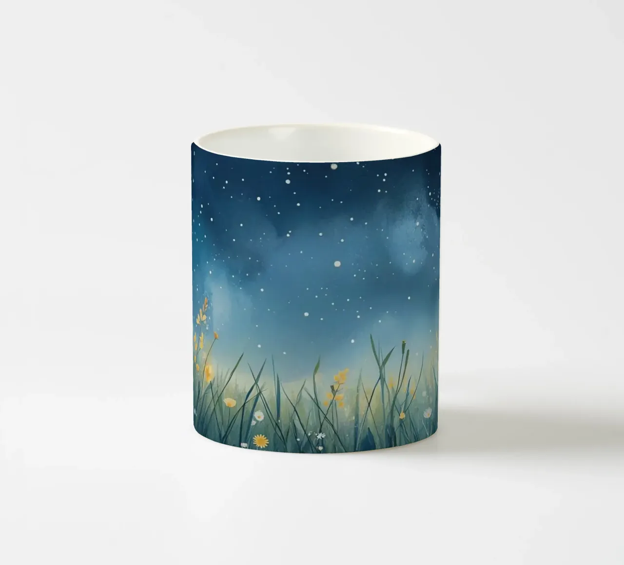 Cielo notturno con fiori selvatici tazza in ceramica da DesignDoodle