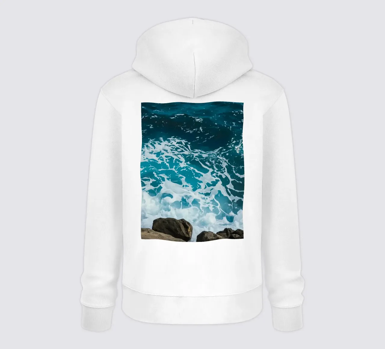 Onde oceaniche che si infrangono sulle rocce felpa con cappuccio da DesignDoodle