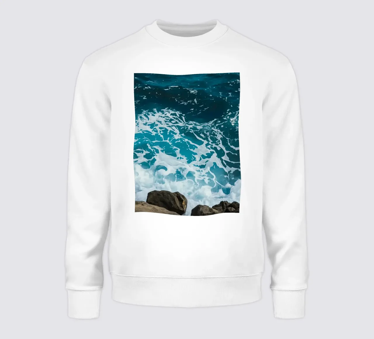 Onde oceaniche che si infrangono sulle rocce felpa da DesignDoodle