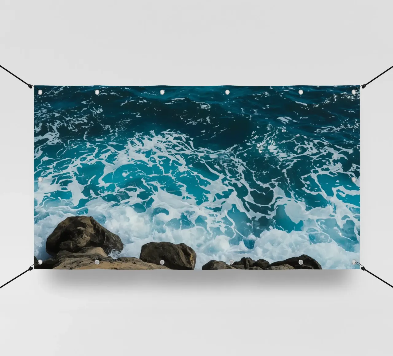 Onde oceaniche che si infrangono sulle rocce telo in pvc da DesignDoodle