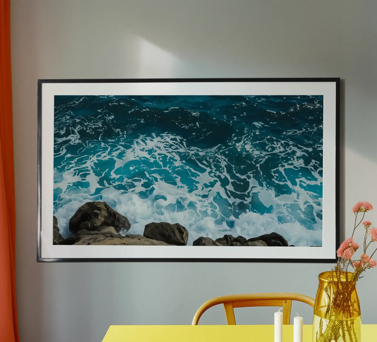 Onde oceaniche che si infrangono sulle rocce carta hahnemühle da DesignDoodle