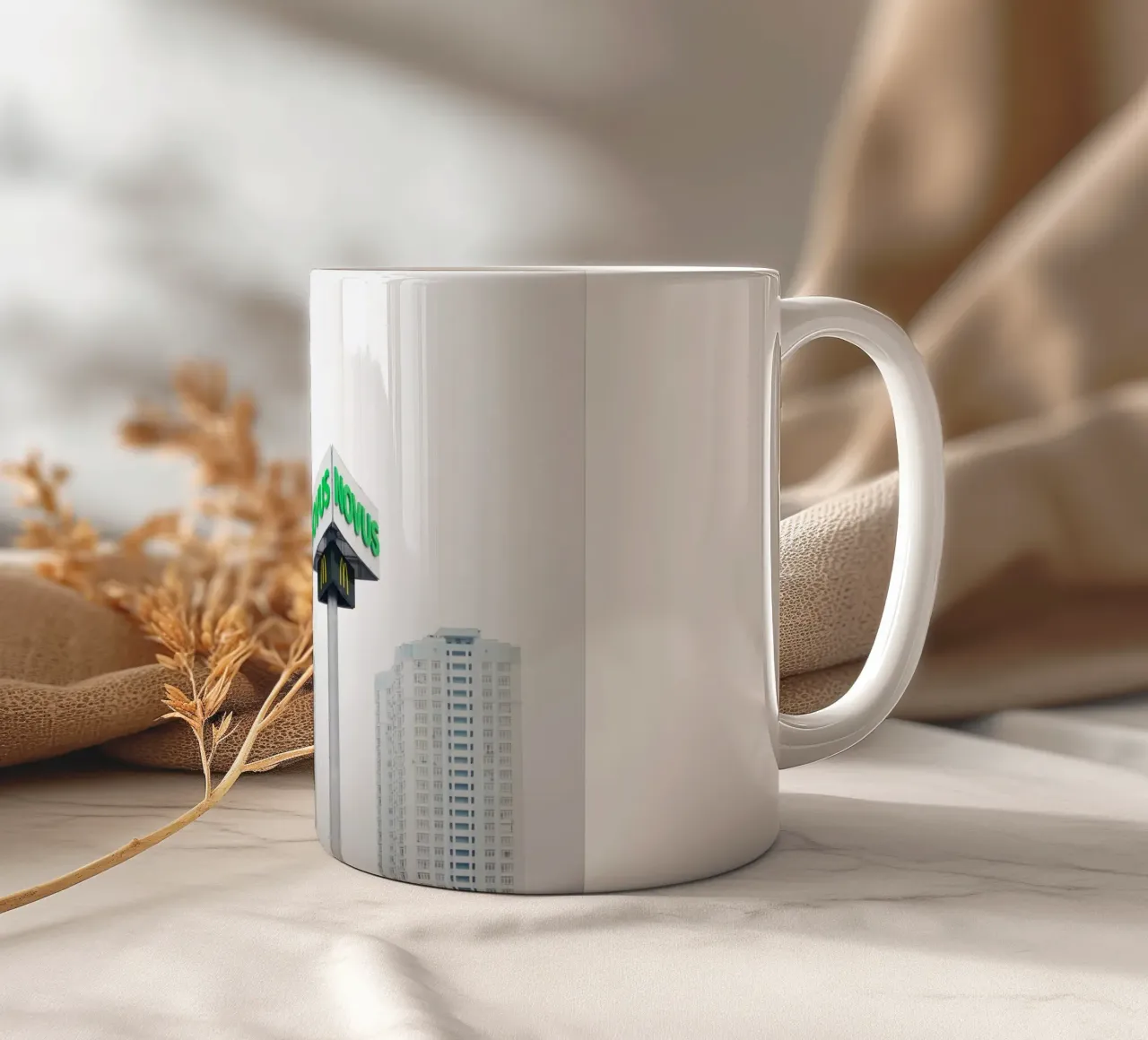 Edifici alti Kyiv, Ucraina tazza in ceramica da Simon Koy