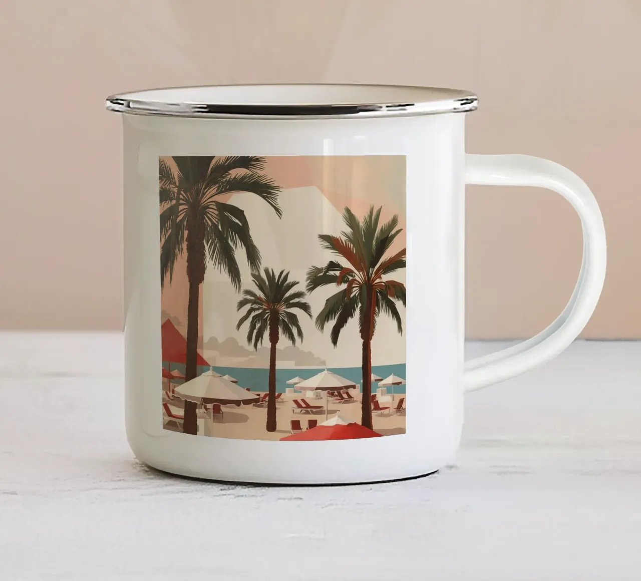 Palme, sedie a sdraio e ombrelloni sulla spiaggia tazza in smalto da DesignDoodle