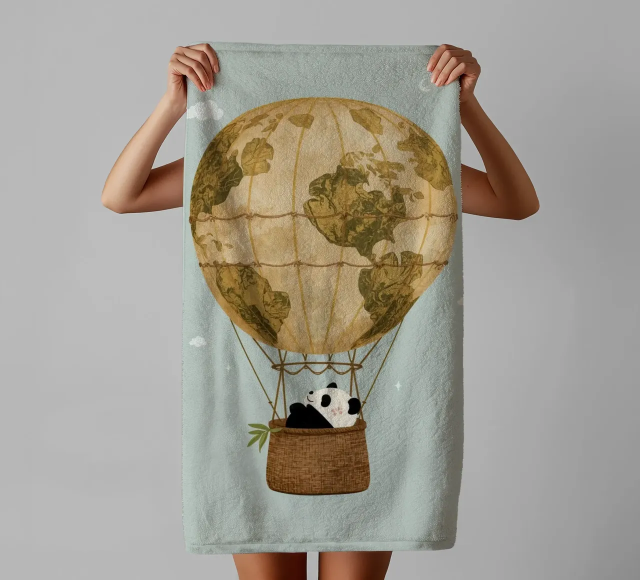 Panda carino in mongolfiera Globe asciugamano da bagno da DesignDoodle