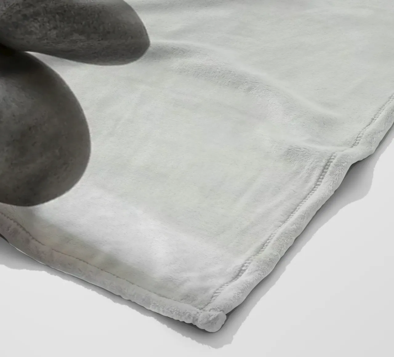 Serenità Zen: Una composizione minimalista coperta in pile da Artistic-shop