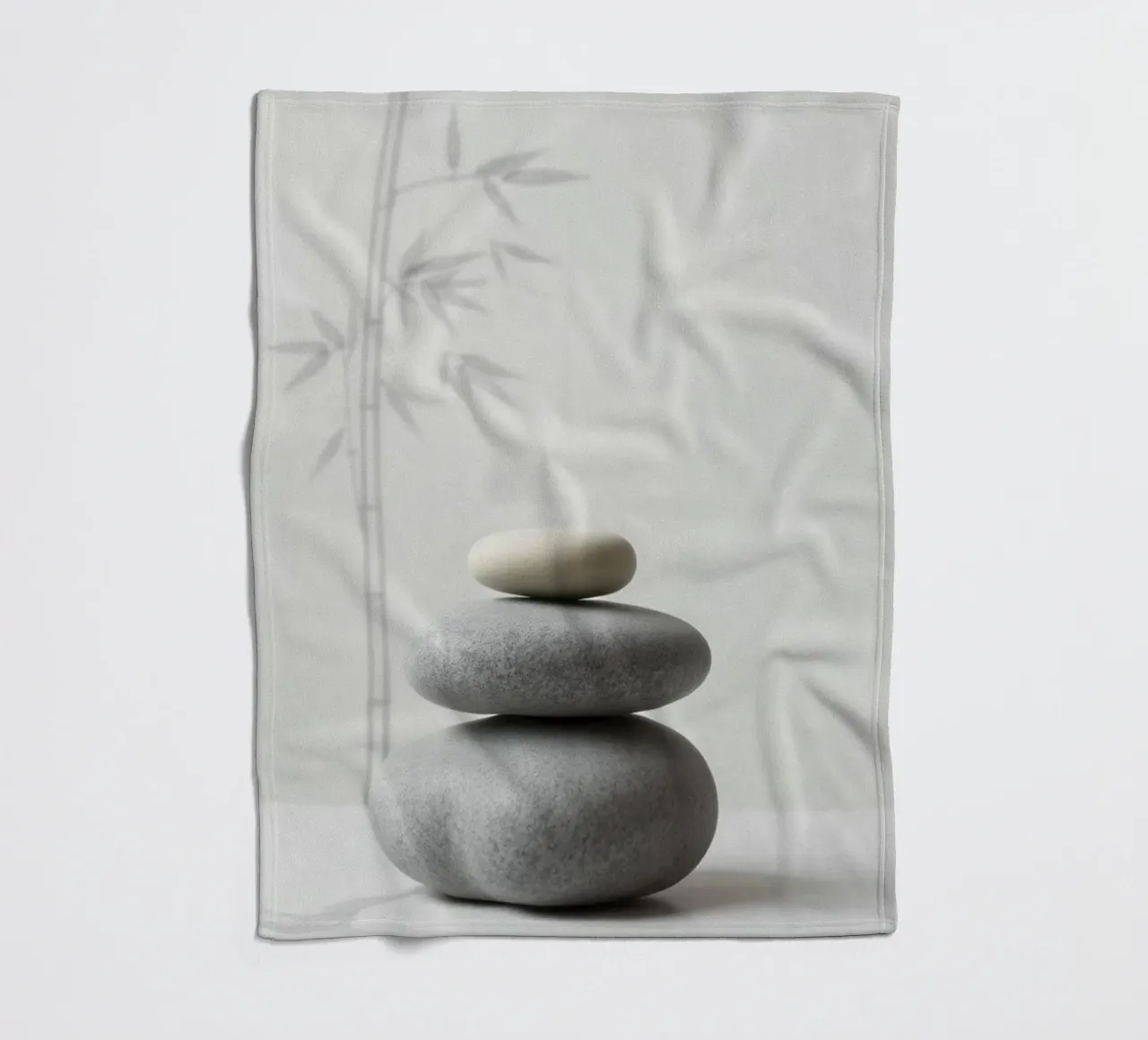 Serenità Zen: Una composizione minimalista coperta in pile da Artistic-shop