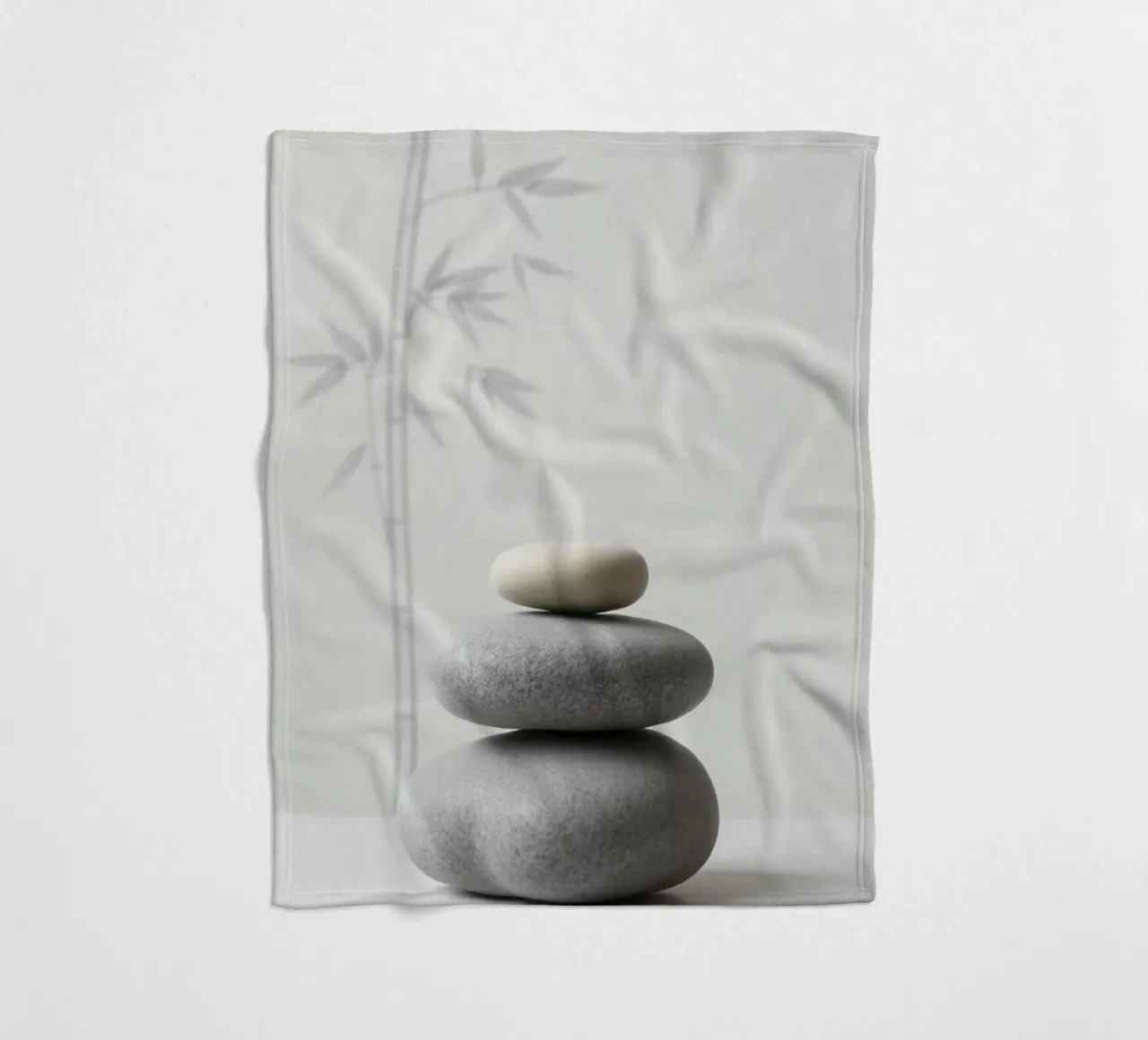 Serenità Zen: Una composizione minimalista coperta in pile da Artistic-shop