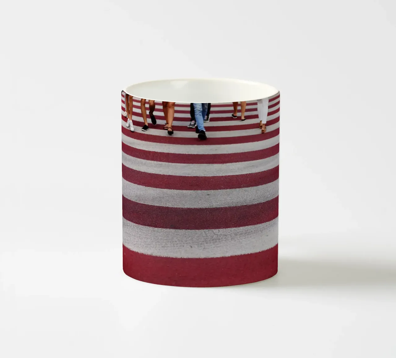 Attraversamento a zebre a Kiev, Ucraina tazza in ceramica da Simon Koy