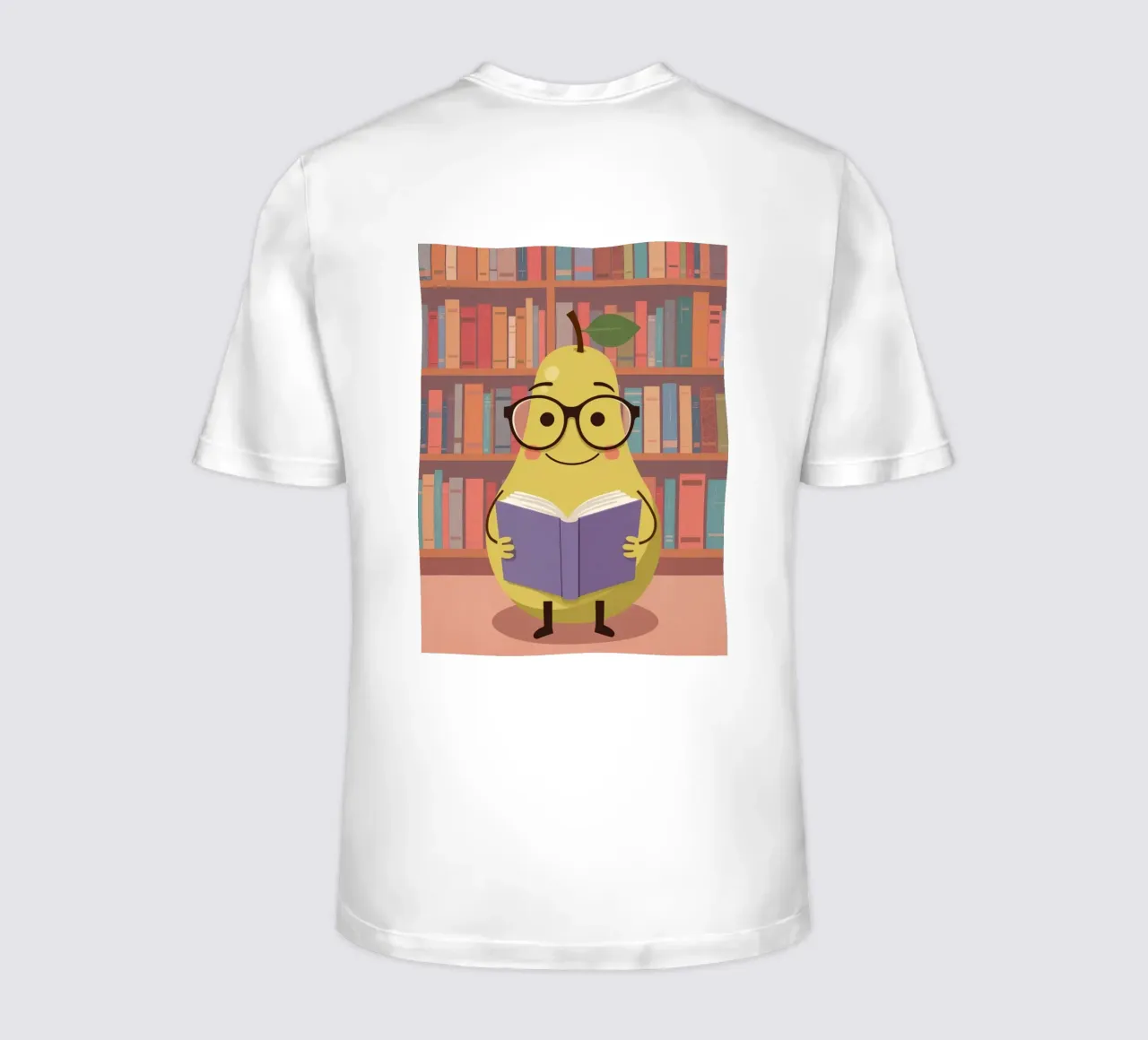 Simpatica pera felice che legge un libro con gli occhiali in biblioteca t-shirt da DesignDoodle