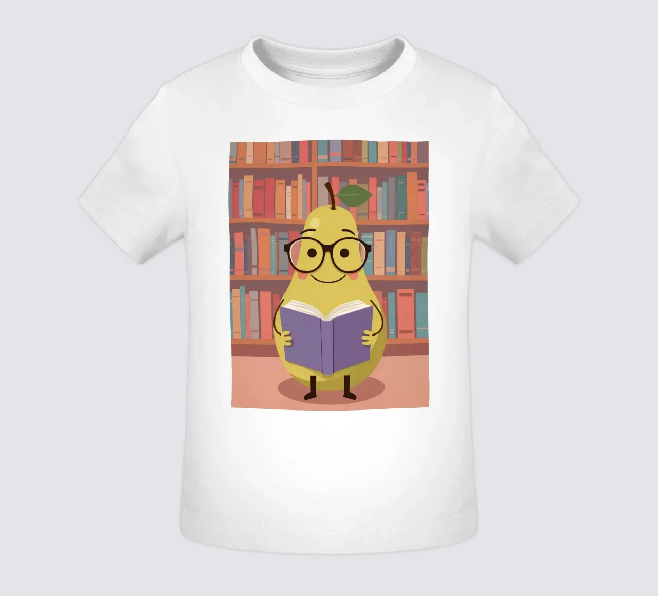 Simpatica pera felice che legge un libro con gli occhiali in biblioteca maglietta neonato da DesignDoodle