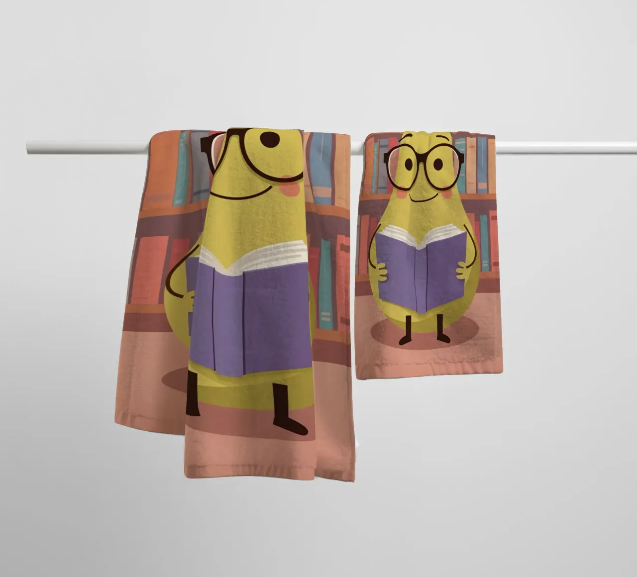 Simpatica pera felice che legge un libro con gli occhiali in biblioteca asciugamano da bagno da DesignDoodle