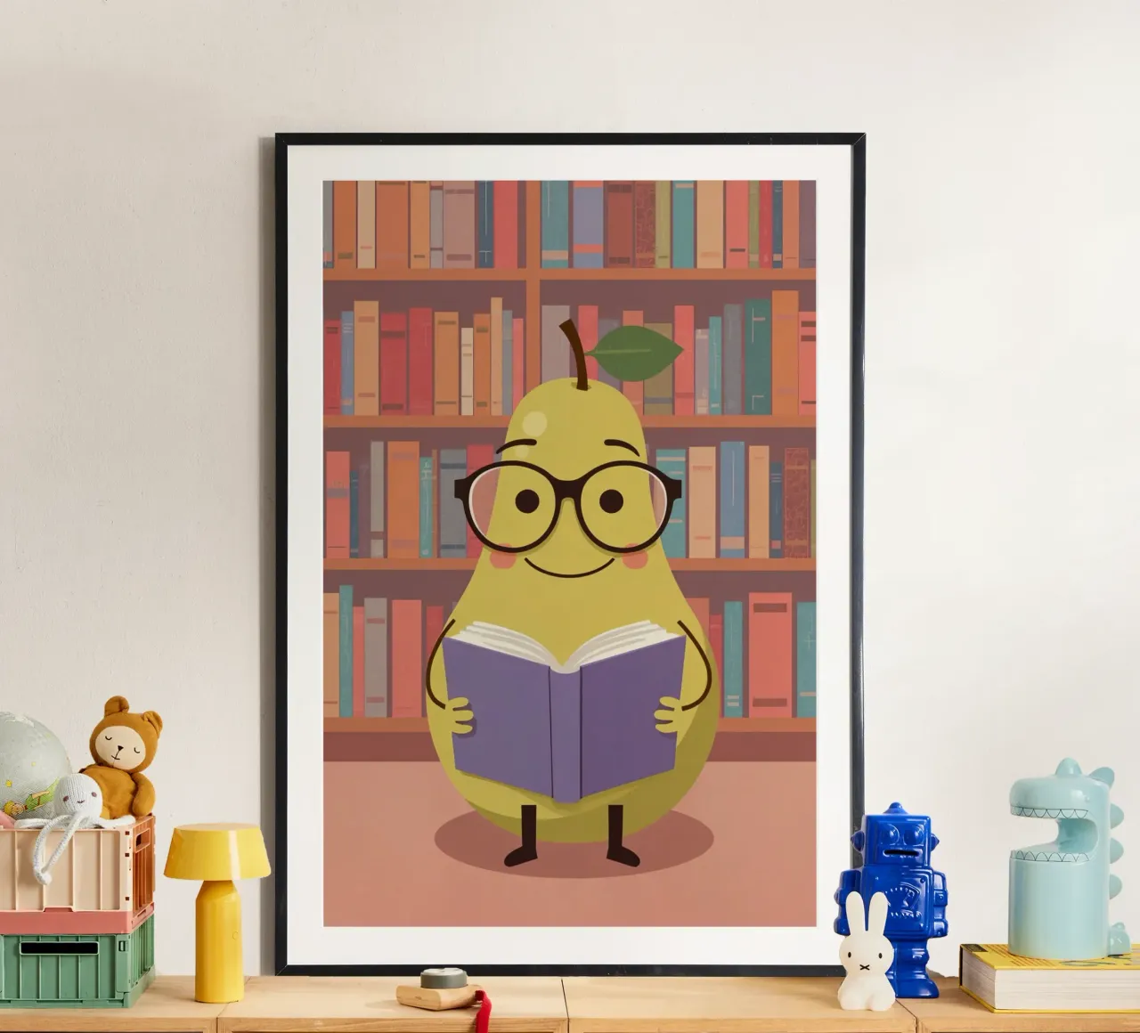 Simpatica pera felice che legge un libro con gli occhiali in biblioteca carta hahnemühle da DesignDoodle