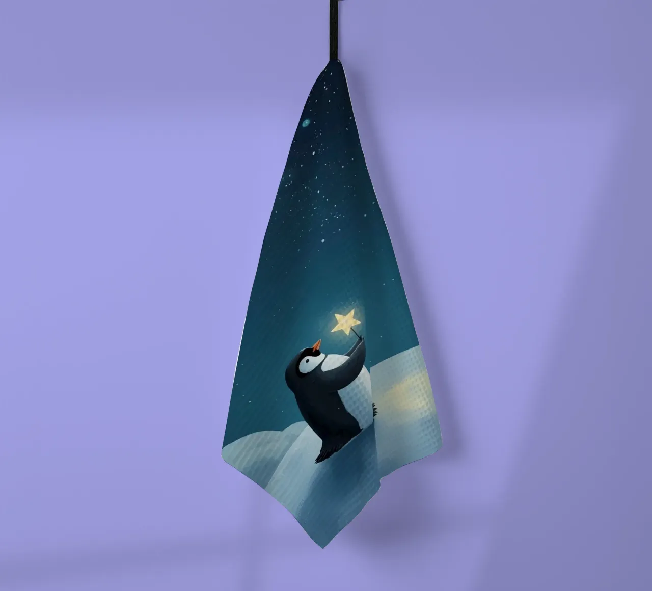 Pinguino con stella su collina innevata di notte canovaccio da cucina da DesignDoodle