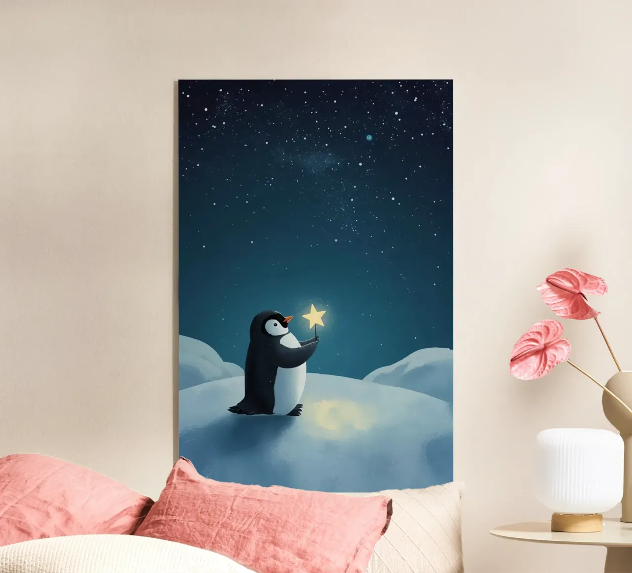 Pinguino con stella su collina innevata di notte plexiglass da DesignDoodle